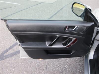 2007 Subaru Outback 2.5i Limited   - Photo 30 - Bohemia, NY 11716