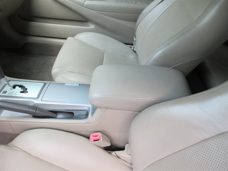 2006 Toyota Camry Solara SLE V6 - Photo 25 - Bohemia, NY 11716