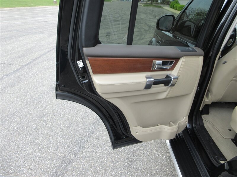 2016 Land Rover LR4 HSE   - Photo 43 - Bohemia, NY 11716