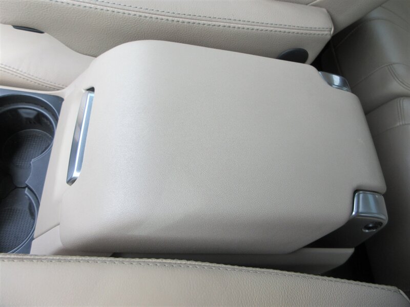 2016 Land Rover LR4 HSE   - Photo 28 - Bohemia, NY 11716