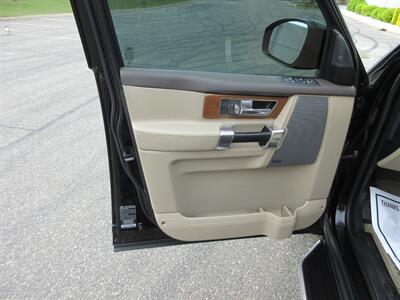 2016 Land Rover LR4 HSE   - Photo 23 - Bohemia, NY 11716
