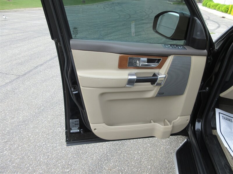 2016 Land Rover LR4 HSE   - Photo 23 - Bohemia, NY 11716