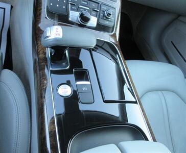 2011 Audi A8 L quattro   - Photo 31 - Bohemia, NY 11716
