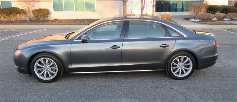 2011 Audi A8 L quattro   - Photo 9 - Bohemia, NY 11716