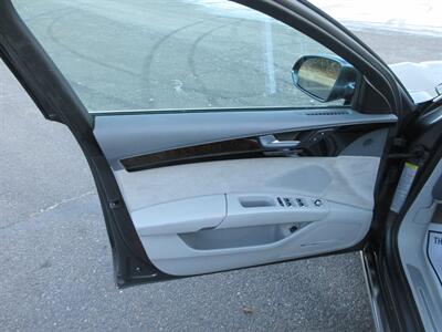 2011 Audi A8 L quattro   - Photo 25 - Bohemia, NY 11716