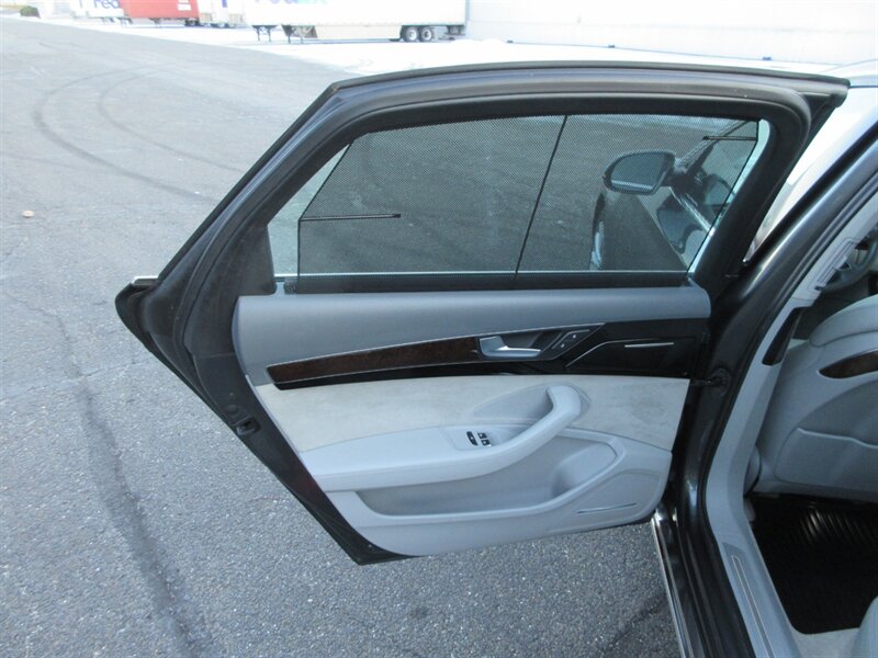 2011 Audi A8 L quattro   - Photo 44 - Bohemia, NY 11716