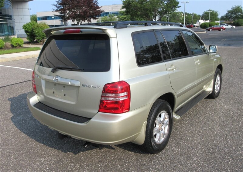 2003 Toyota Highlander Limited   - Photo 8 - Bohemia, NY 11716
