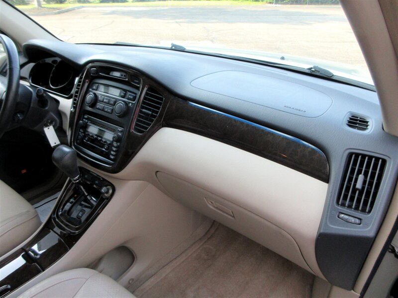 2003 Toyota Highlander Limited   - Photo 53 - Bohemia, NY 11716