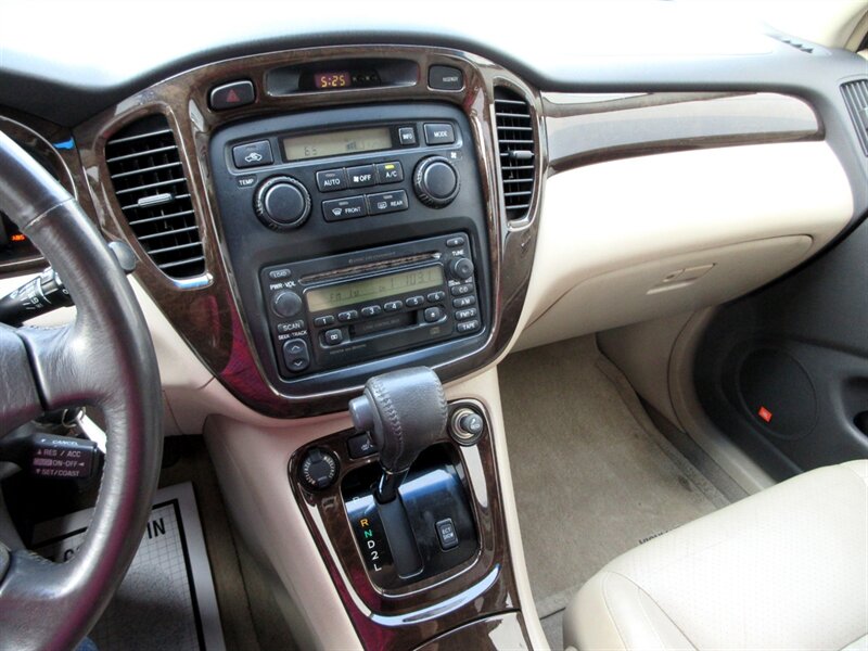 2003 Toyota Highlander Limited   - Photo 36 - Bohemia, NY 11716