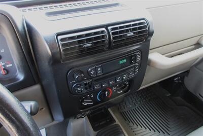 2003 Jeep Wrangler Sahara   - Photo 32 - Bohemia, NY 11716