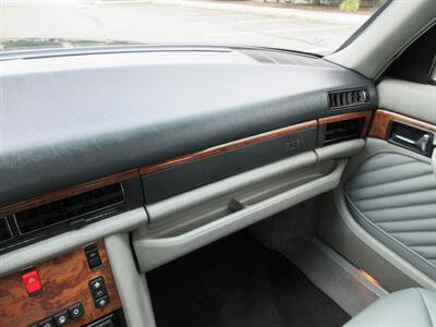1991 Mercedes-Benz 560 SEL - Photo 32 - Bohemia, NY 11716