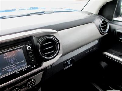 2016 Toyota Tacoma SR5 V6   - Photo 34 - Bohemia, NY 11716