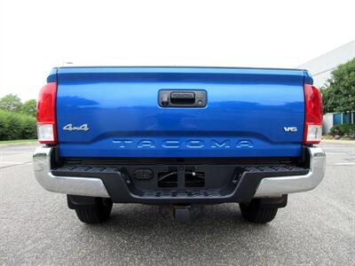 2016 Toyota Tacoma SR5 V6   - Photo 12 - Bohemia, NY 11716