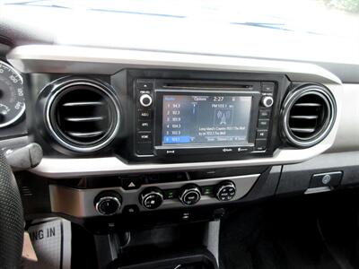 2016 Toyota Tacoma SR5 V6   - Photo 32 - Bohemia, NY 11716