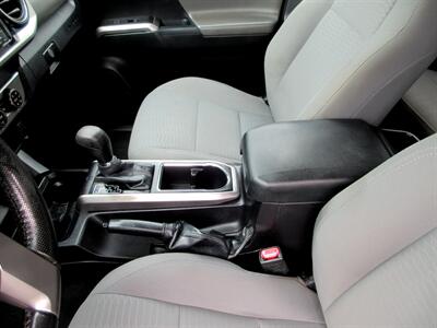 2016 Toyota Tacoma SR5 V6   - Photo 30 - Bohemia, NY 11716