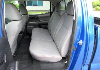 2016 Toyota Tacoma SR5 V6   - Photo 41 - Bohemia, NY 11716