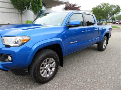 2016 Toyota Tacoma SR5 V6   - Photo 18 - Bohemia, NY 11716