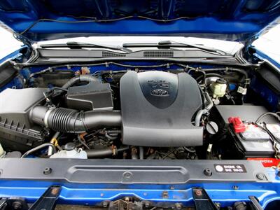 2016 Toyota Tacoma SR5 V6   - Photo 60 - Bohemia, NY 11716