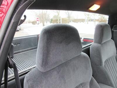 1999 Chevrolet S-10 LS   - Photo 38 - Bohemia, NY 11716