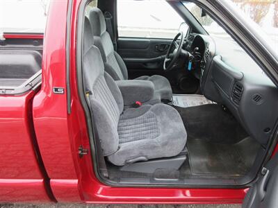 1999 Chevrolet S-10 LS   - Photo 39 - Bohemia, NY 11716