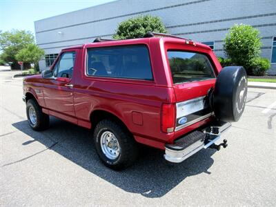 1994 Ford Bronco XLT   - Photo 3 - Bohemia, NY 11716