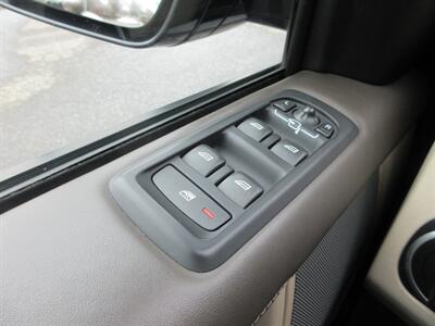 2016 Land Rover LR4 HSE LUX - Photo 30 - Bohemia, NY 11716