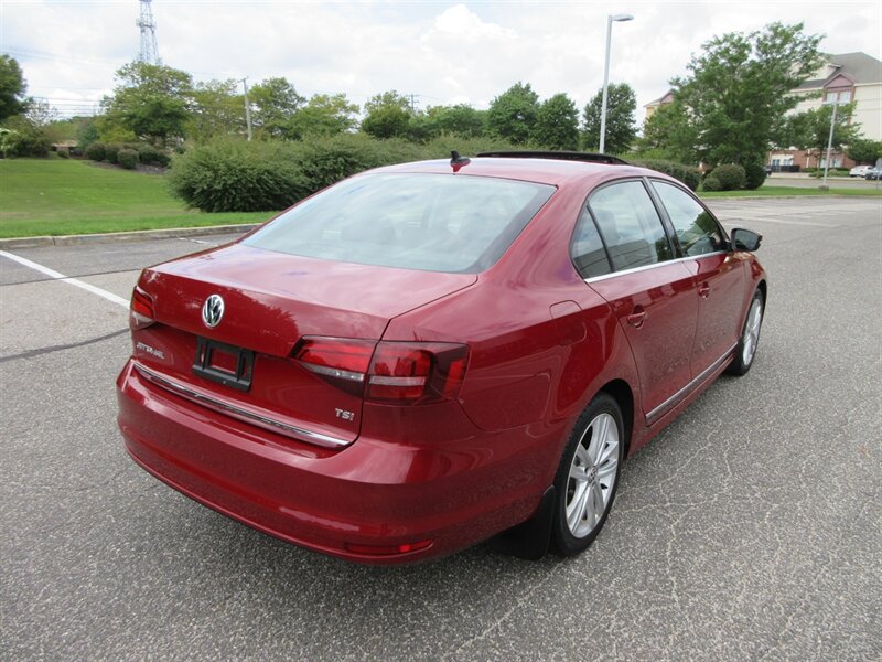 2017 Volkswagen Jetta 1.8T SEL Premium   - Photo 8 - Bohemia, NY 11716