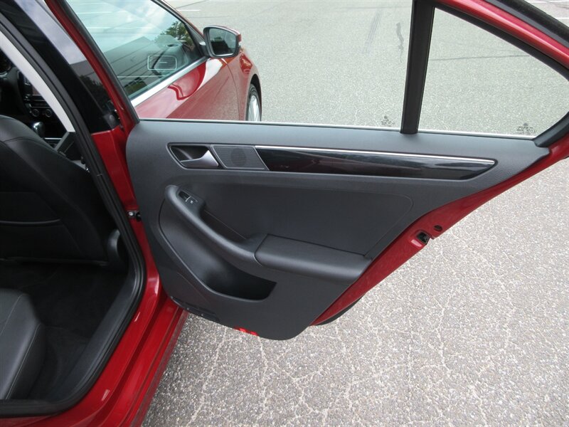 2017 Volkswagen Jetta 1.8T SEL Premium   - Photo 45 - Bohemia, NY 11716