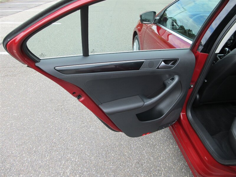 2017 Volkswagen Jetta 1.8T SEL Premium   - Photo 39 - Bohemia, NY 11716