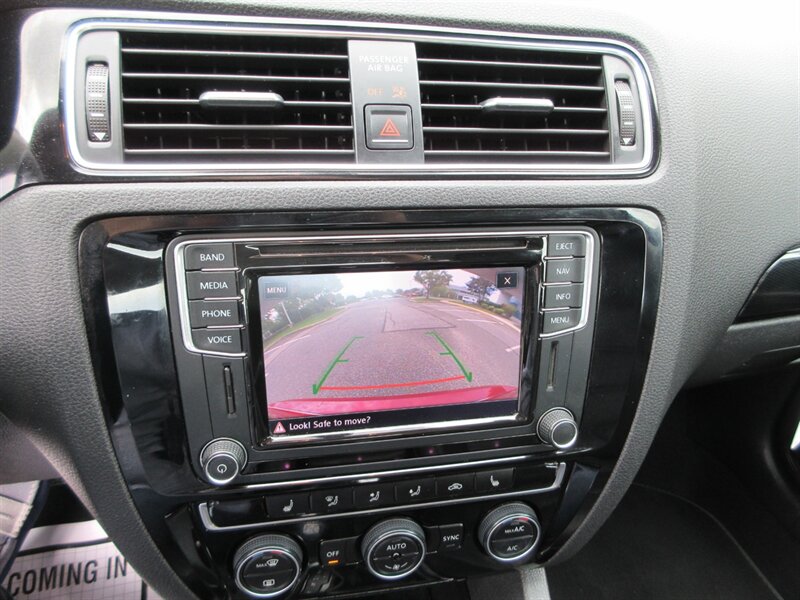 2017 Volkswagen Jetta 1.8T SEL Premium   - Photo 31 - Bohemia, NY 11716