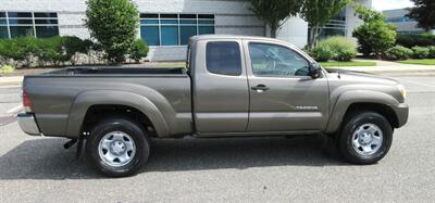 2013 Toyota Tacoma EX SR5 - Photo 10 - Bohemia, NY 11716