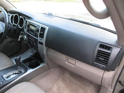 2005 Toyota 4Runner Limited - Photo 46 - Bohemia, NY 11716