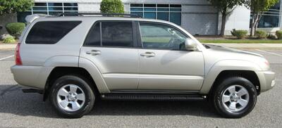 2005 Toyota 4Runner Limited - Photo 6 - Bohemia, NY 11716