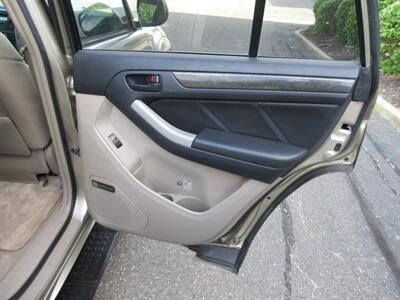 2005 Toyota 4Runner Limited - Photo 43 - Bohemia, NY 11716