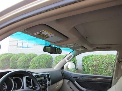 2005 Toyota 4Runner Limited - Photo 31 - Bohemia, NY 11716