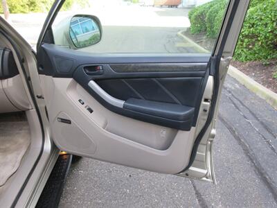 2005 Toyota 4Runner Limited - Photo 47 - Bohemia, NY 11716