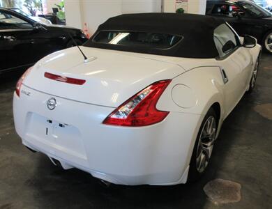 2010 Nissan 370Z Roadster - Photo 10 - Bohemia, NY 11716