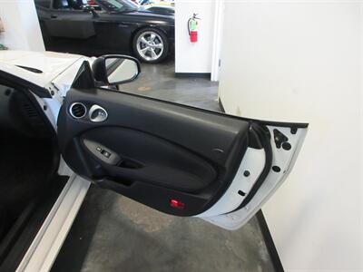2010 Nissan 370Z Roadster - Photo 36 - Bohemia, NY 11716