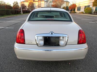 2001 Lincoln Town Car Cartier   - Photo 12 - Bohemia, NY 11716