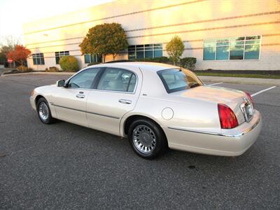 2001 Lincoln Town Car Cartier   - Photo 3 - Bohemia, NY 11716