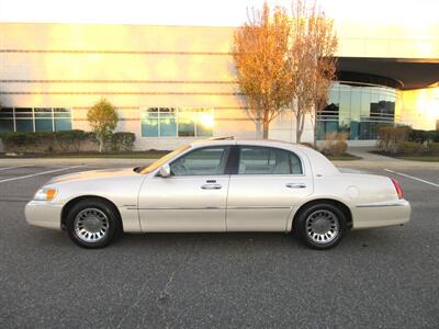 2001 Lincoln Town Car Cartier   - Photo 9 - Bohemia, NY 11716