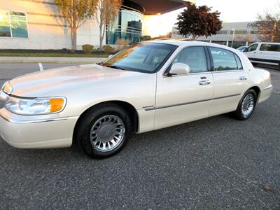 2001 Lincoln Town Car Cartier   - Photo 16 - Bohemia, NY 11716