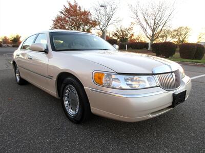 2001 Lincoln Town Car Cartier   - Photo 2 - Bohemia, NY 11716