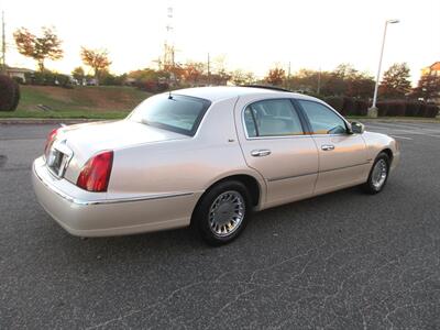 2001 Lincoln Town Car Cartier   - Photo 4 - Bohemia, NY 11716