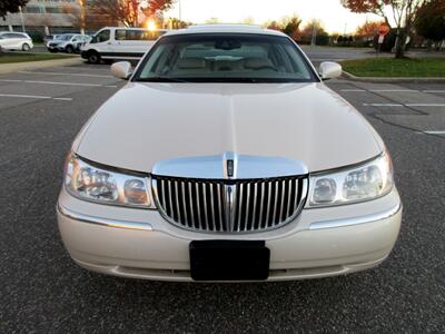 2001 Lincoln Town Car Cartier   - Photo 11 - Bohemia, NY 11716