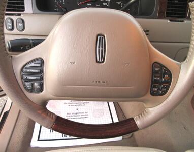 2001 Lincoln Town Car Cartier   - Photo 27 - Bohemia, NY 11716