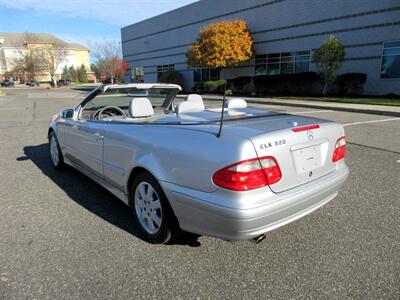 2002 Mercedes-Benz CLK 320   - Photo 3 - Bohemia, NY 11716