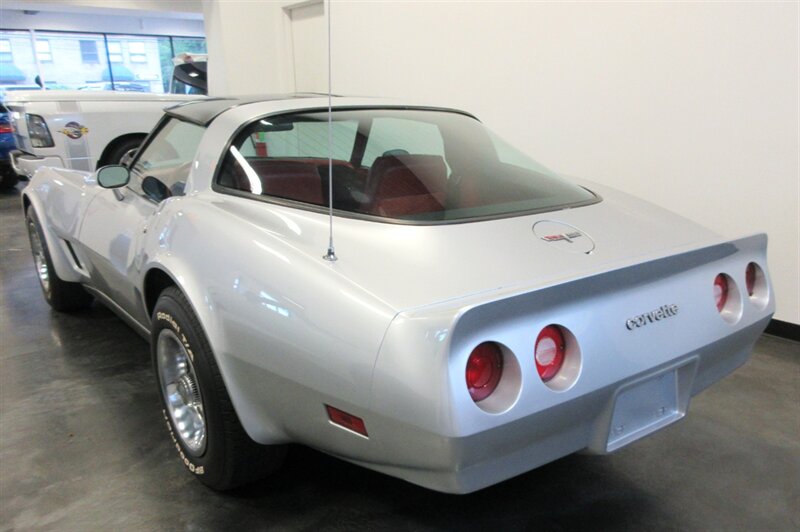 1980 Chevrolet Corvette Coupe   - Photo 3 - Bohemia, NY 11716