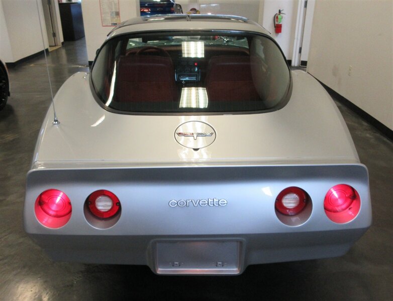 1980 Chevrolet Corvette Coupe   - Photo 16 - Bohemia, NY 11716