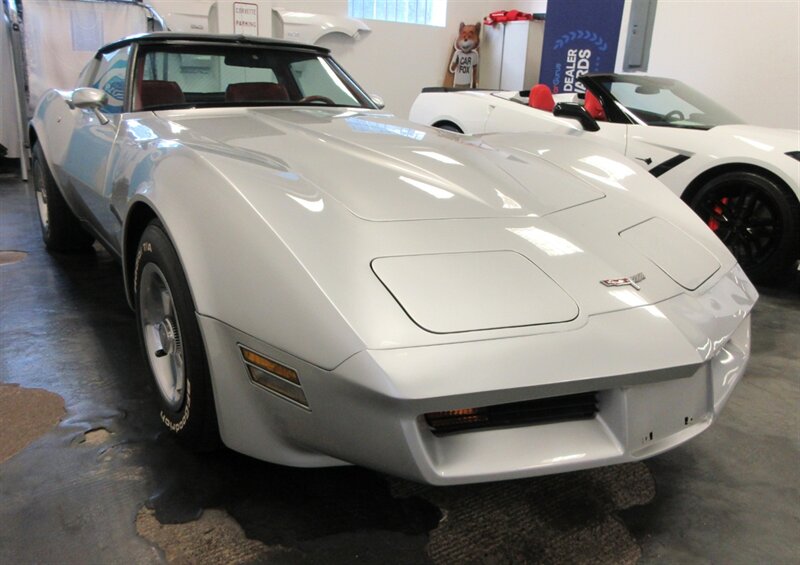 1980 Chevrolet Corvette Coupe   - Photo 2 - Bohemia, NY 11716